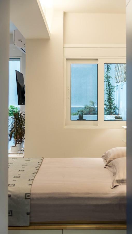 Central Cozy Studio With A Secret Garden Афины Экстерьер фото